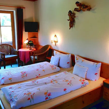 ベッド・アンド・ブレックファスト Gaestehaus Neu Am Passionstheater 4*