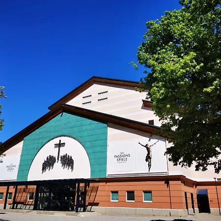 ベッド・アンド・ブレックファスト Gaestehaus Neu Am Passionstheater オーバーアマーガウ